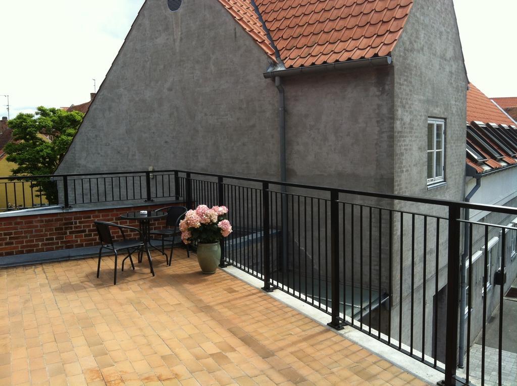 Hotel Posthuzed Ronne Exterior photo